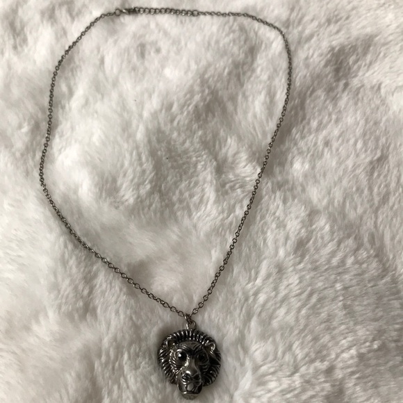 Lion Necklace - Picture 5 of 5